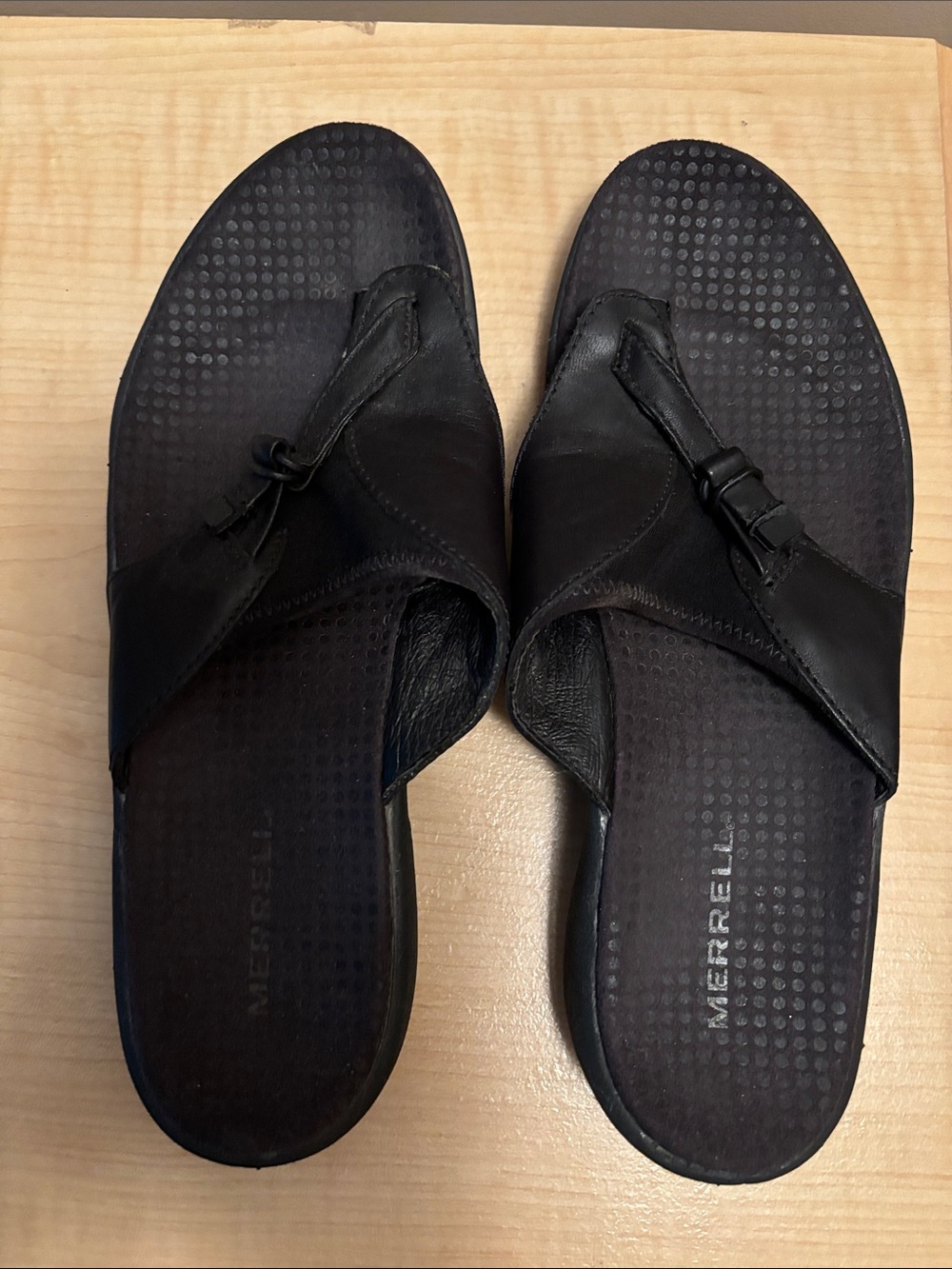 Merrell Women’s Black Leather Thong Slide Sandals with Arch Support